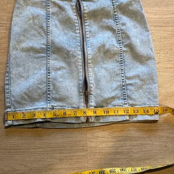 Free People Blue Denim Overall Dress Size 2 Light Wash - Picture 2 of 5